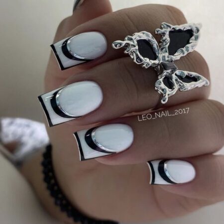 23 Bold Black and White Square Nails Designs